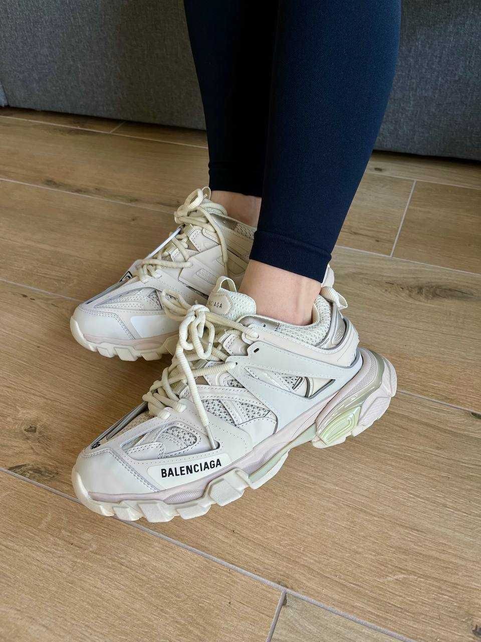 Жіночі кросівки Balenciaga Track 3.0 Beige