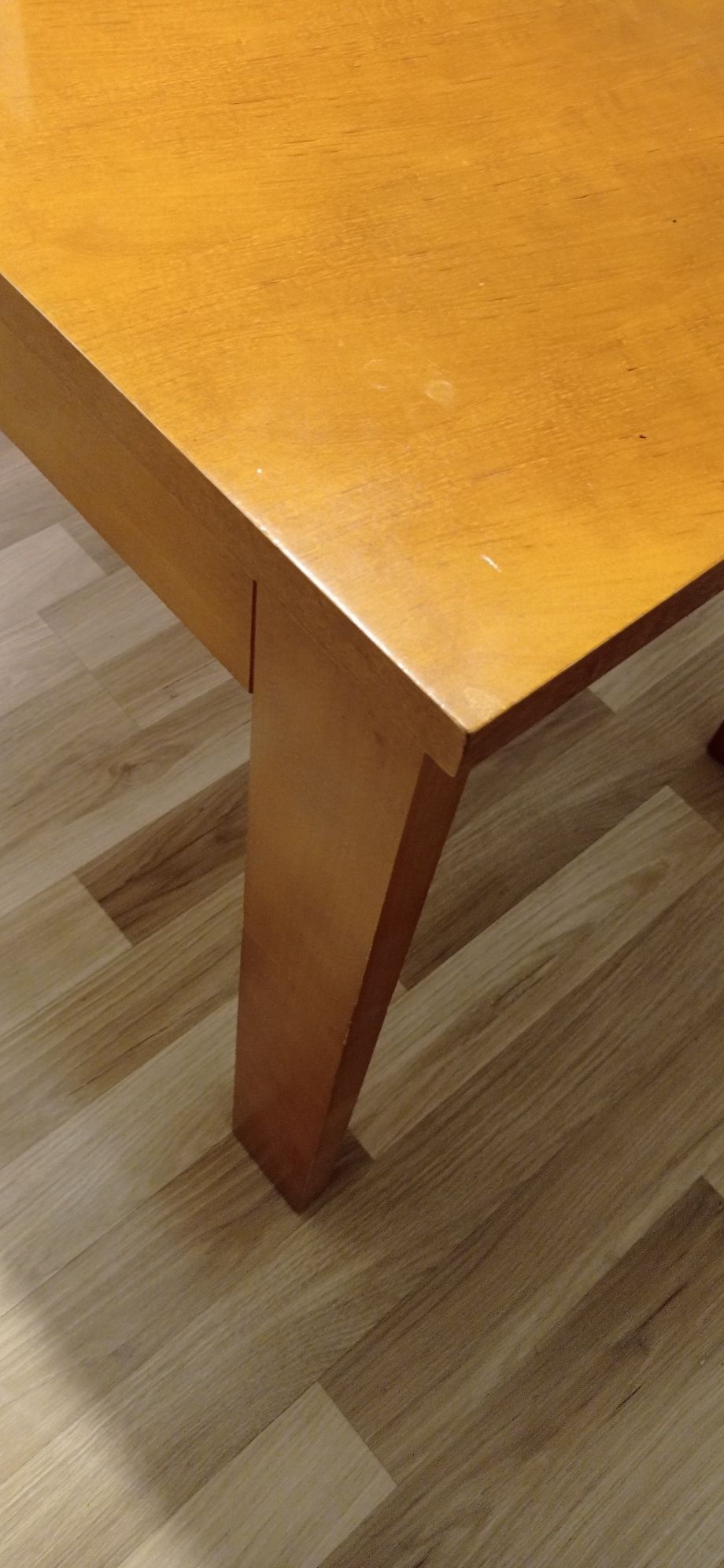 Stół drewniany rozkladany cztery krzesla