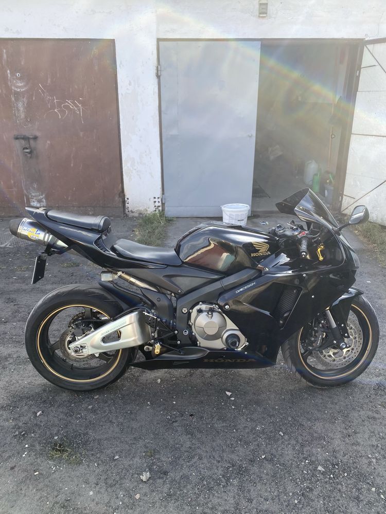Honda CBR600RR PC37