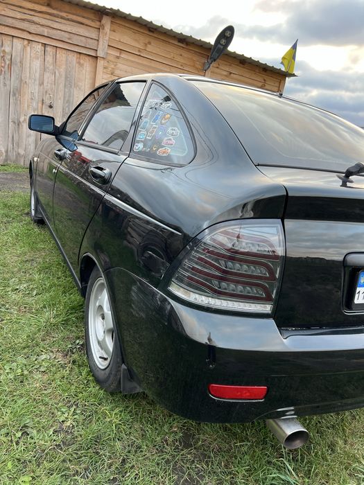 Продам Пріору 4.2.1