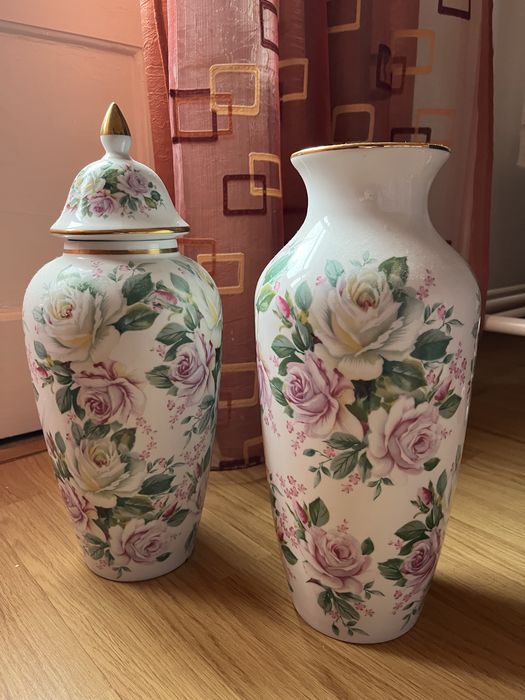 Jarro e pote de porcelana