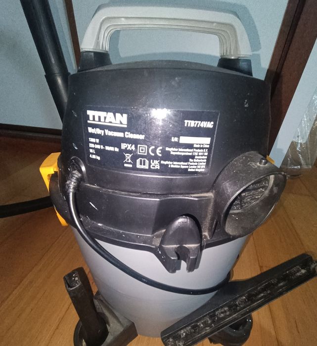 Aspirador de secos e molhados Titan