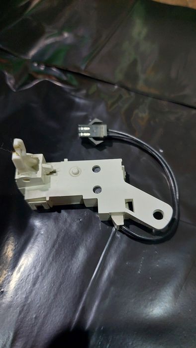 Mikrowyłącznik do piecyka gazowego JUNKERS WRP 11-2 B 23