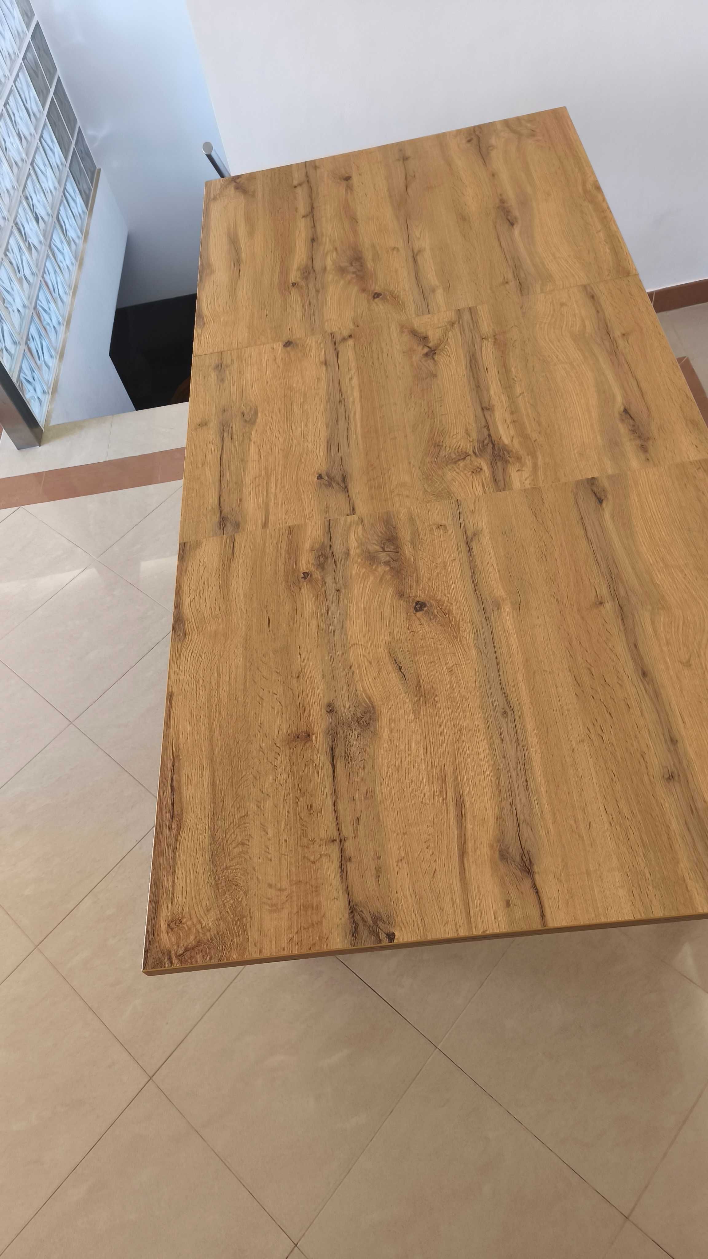 Mesa de jantar retangular extensível