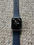 Apple Watch Series 9 GPS + Cellular 41mm Silver Aluminium