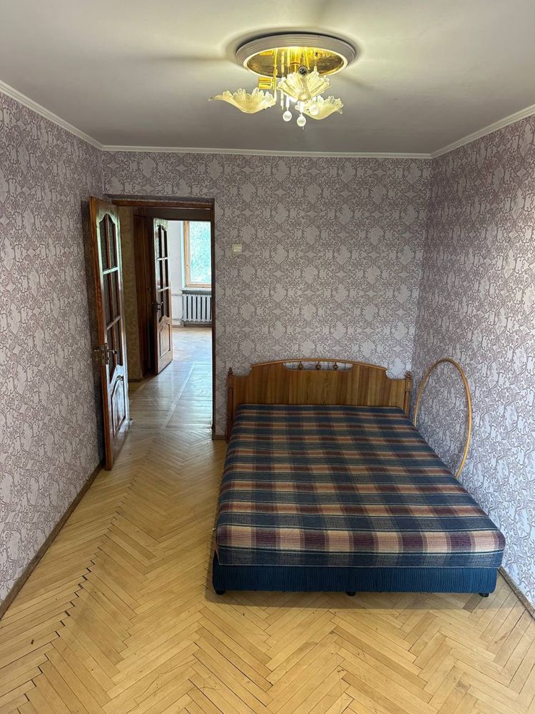 Продається 3-кім. квартира, пр. Молоді, 11