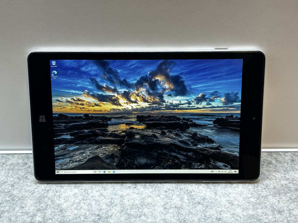 Tablet Nuvision 8” / Windows 10 / 32gb /