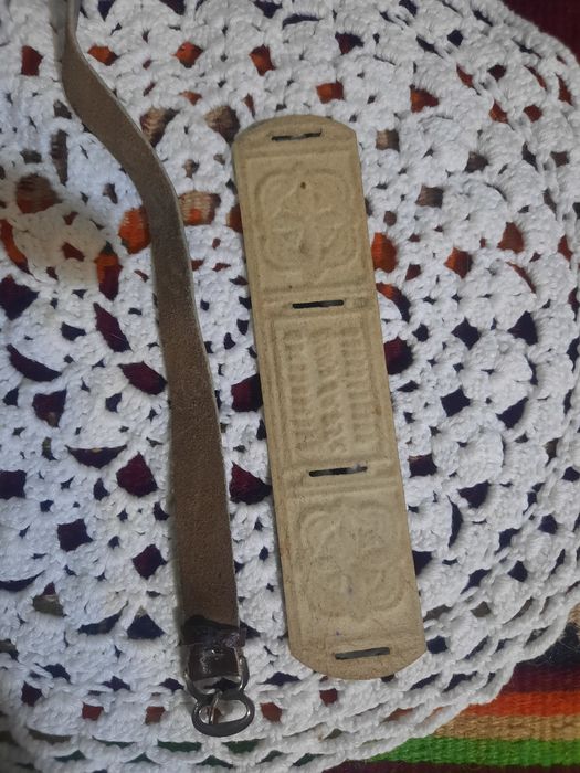 Ремні  для годинника ,ціна за все