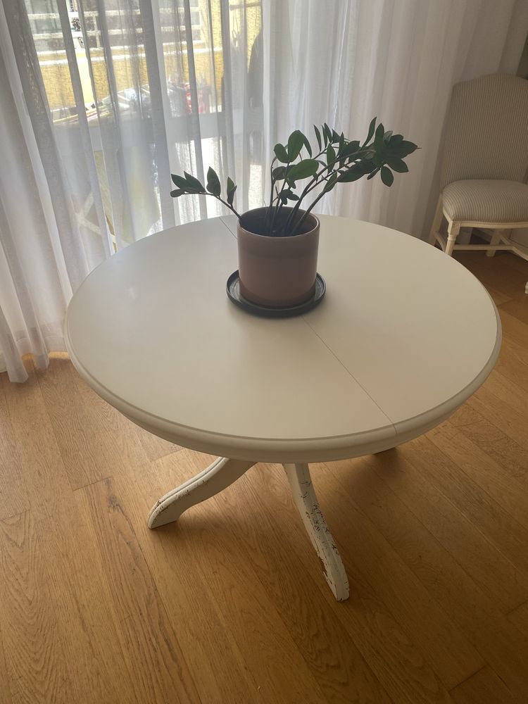 Mesa de sala de jantar branca/creme