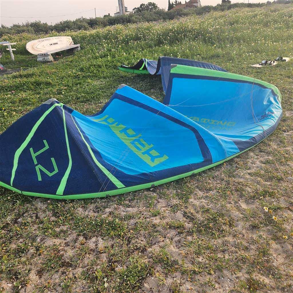 Dois kites Crazyfly 9/12 m. Os dois por 700 €, cada 400 €.