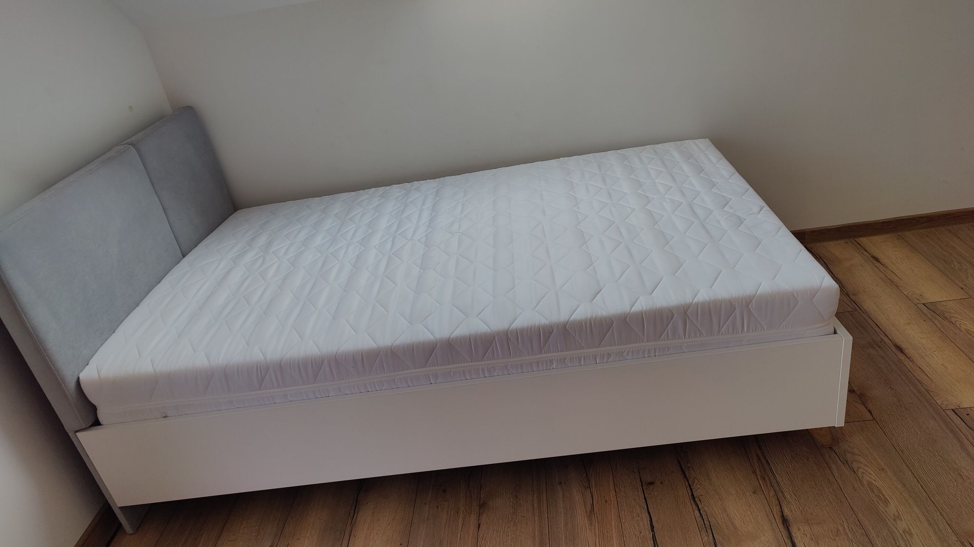 Łóżko 120 cm MOOD z materacem
