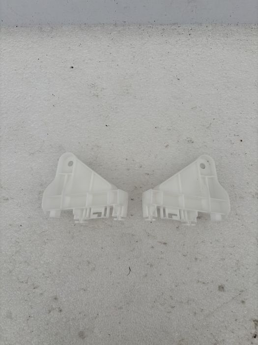 Toyota Corolla E16 E18 13-19 ślizg prawy lewy tył tylny zderzaka lampy