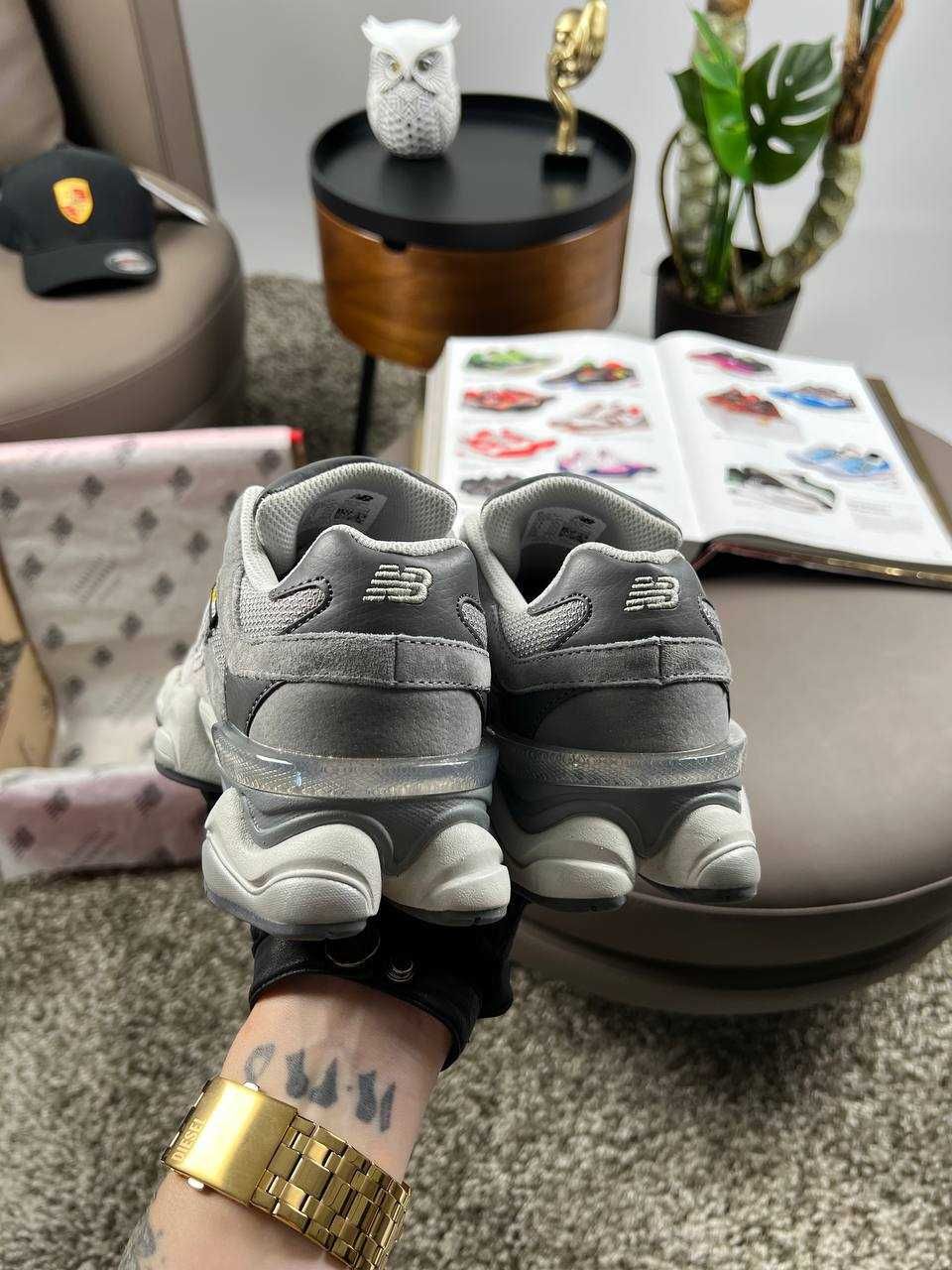 Женские кроссовки нью беланс New Balance 9060 Grey Black White [36-41]