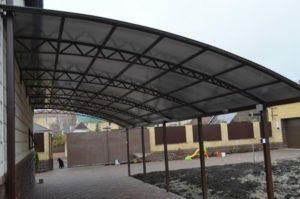 Навес из поликарбоната