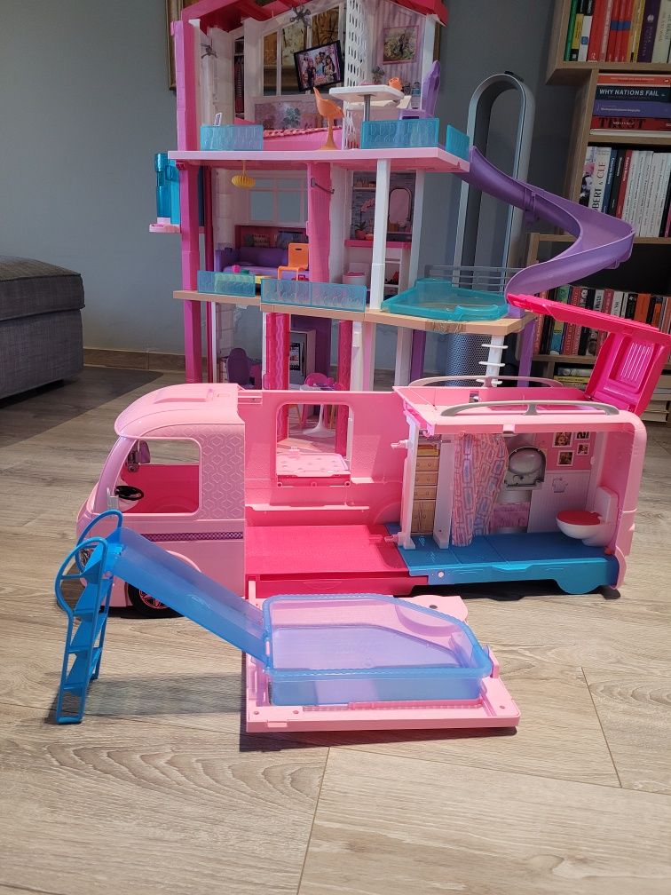 domek Barbie Dreamhouse plus kamper