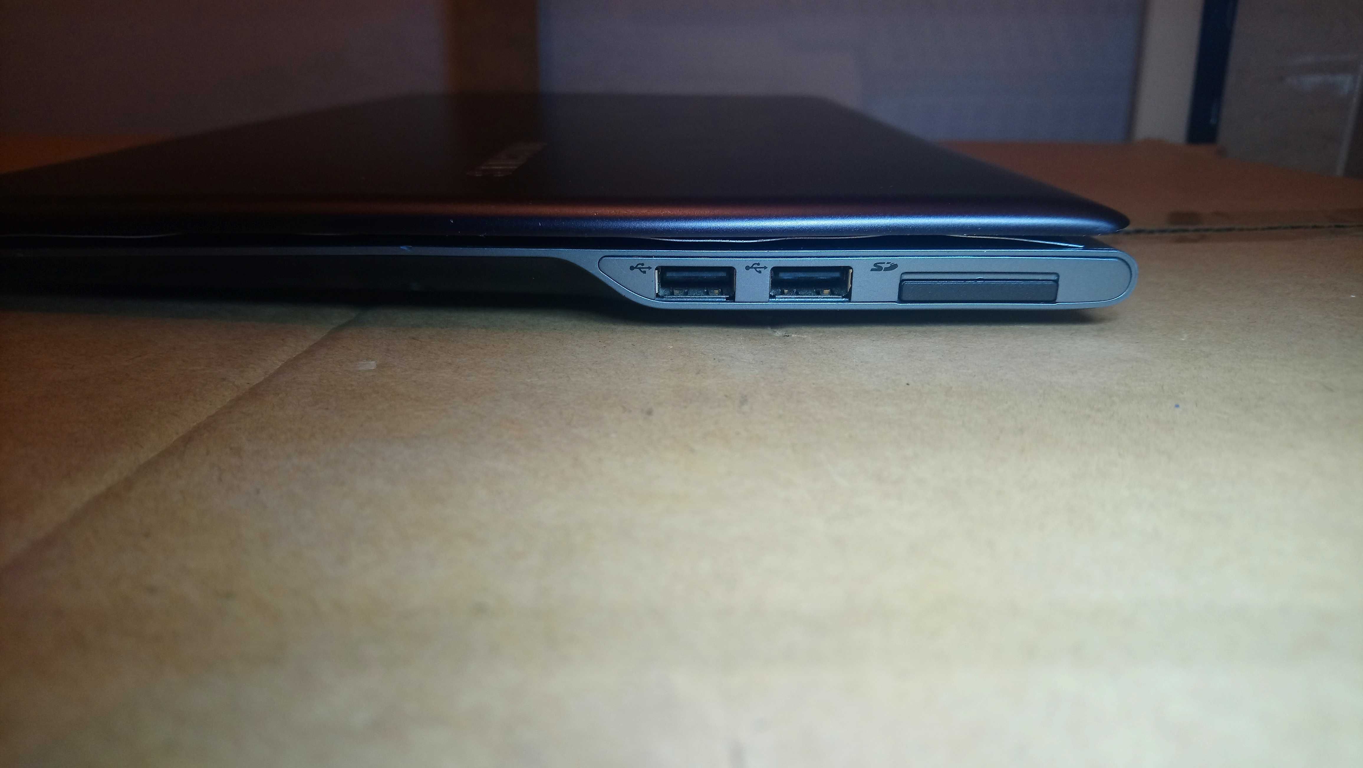 L a p t o p  Samsung NP530U3C