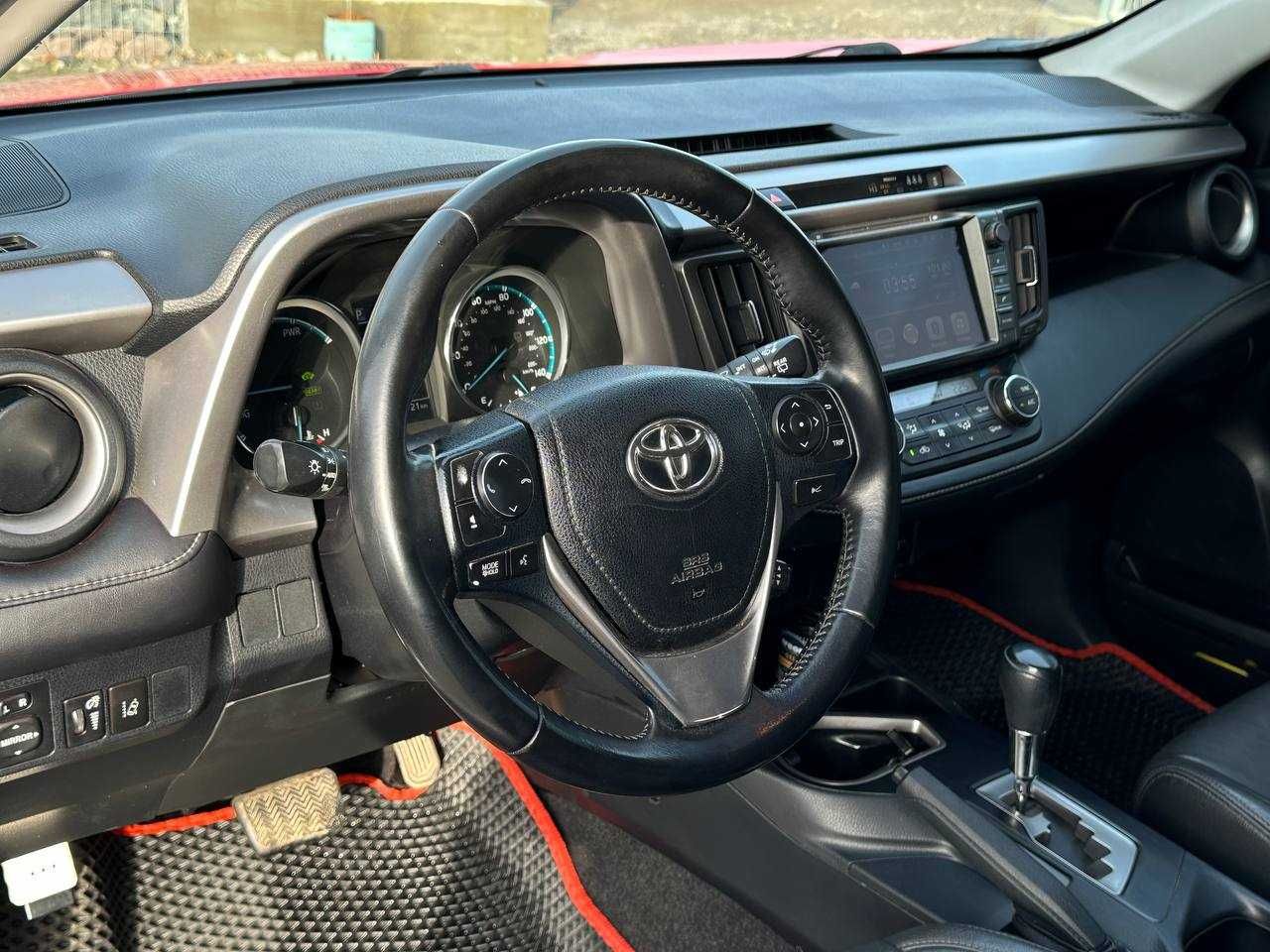 Авто Toyota RAV4 2017