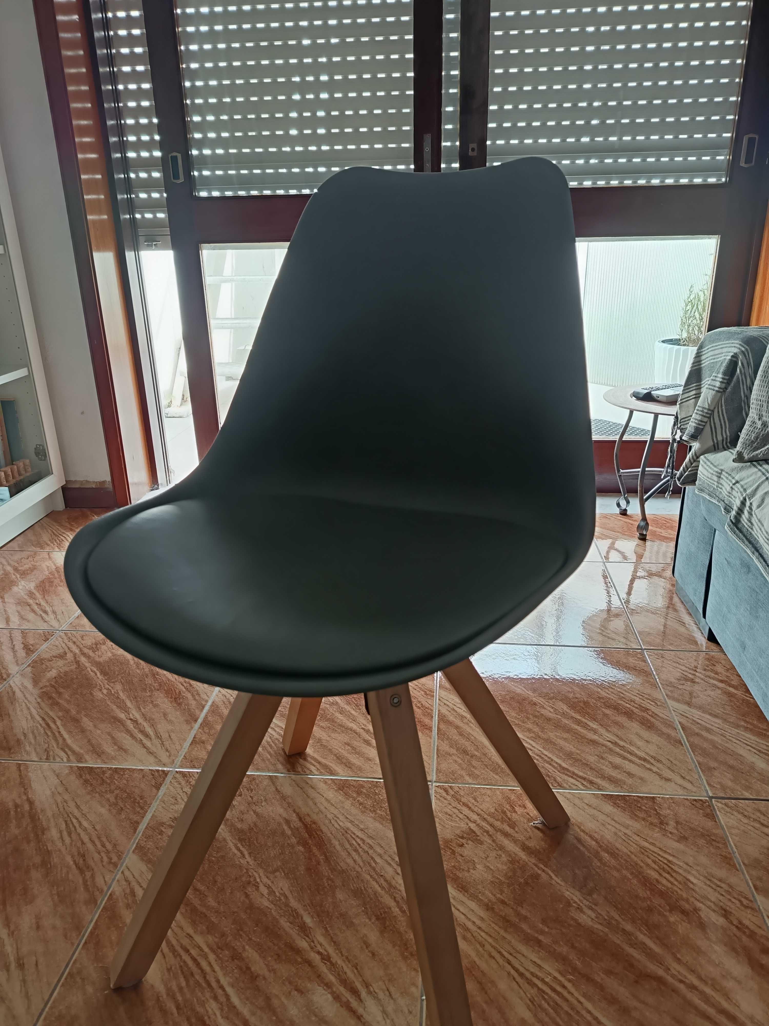 Cadeiras design escandinavo