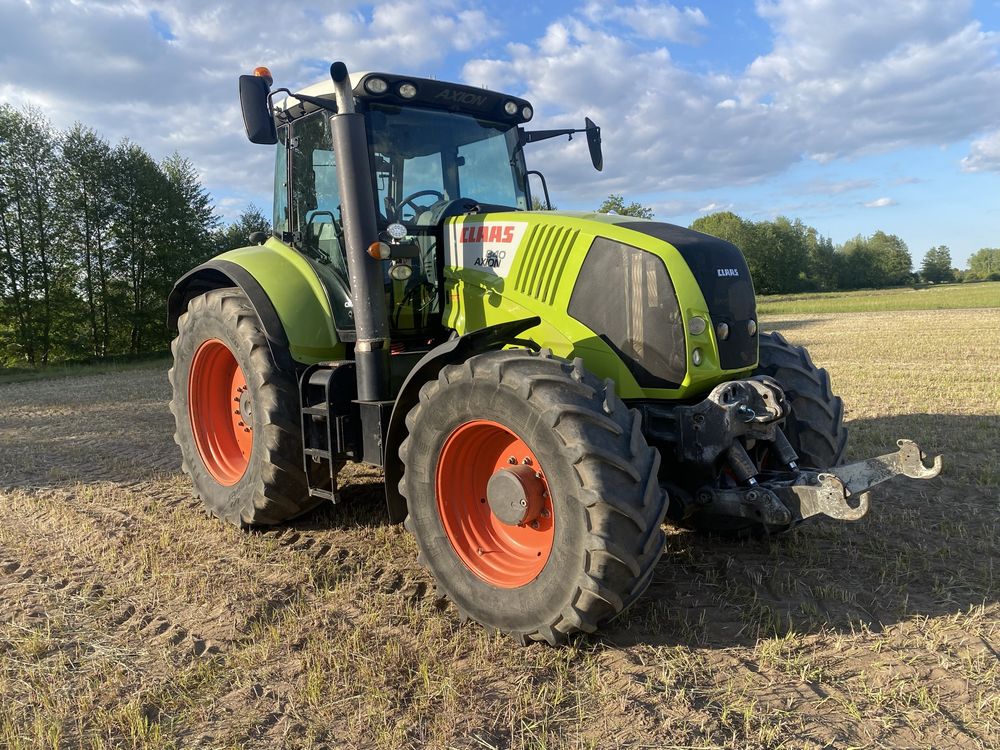 Traktor CLAAS AXION 840 . CMATIC . Pneumatyka Miękka oś . Sprowadzony