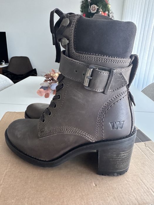 Botas de senhora em pele WEINBREINNER (NOVAS)