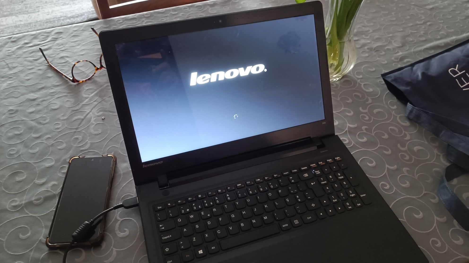 Portátil Lenovo Ideapad I7 300-15ISK