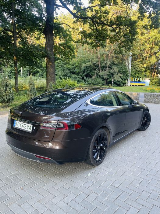 Тесла Модель S 85kw Європа