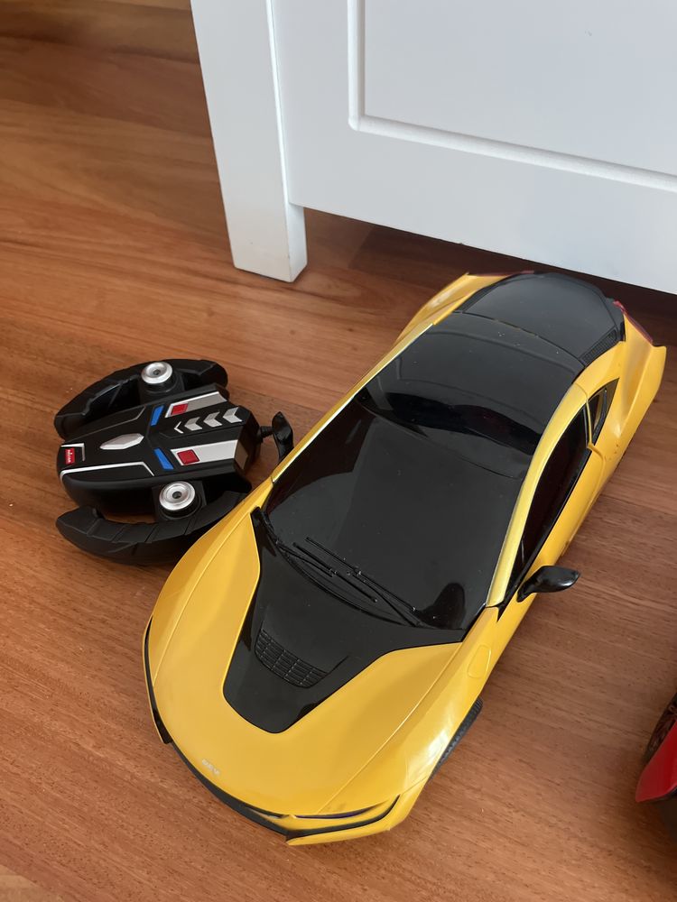 Carros telecomando e transformadores