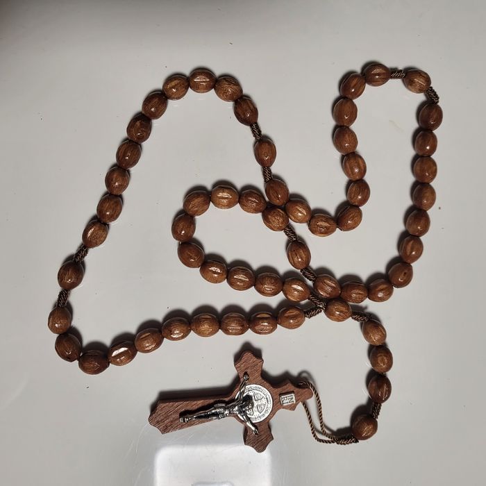 Różaniec z koralami z drewna, 45cm