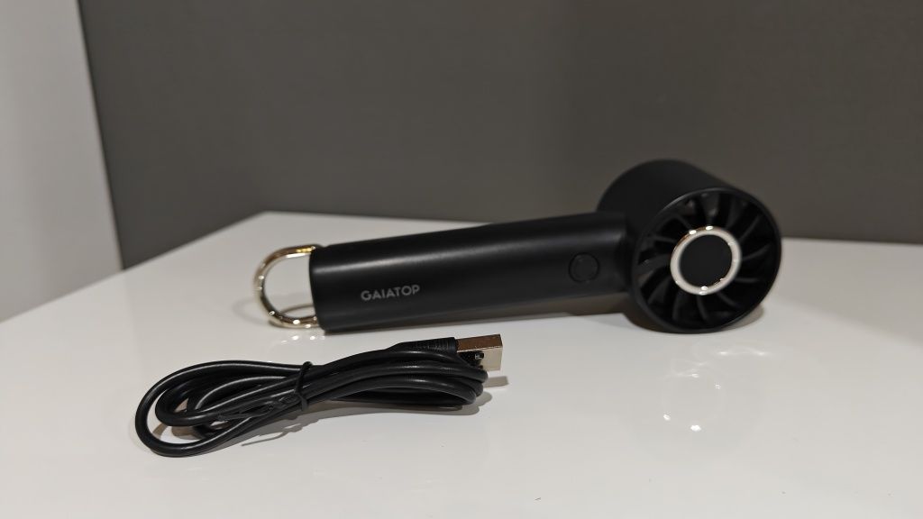 Mini wentylator z latarką. Nowy. Bezprzewodowy.