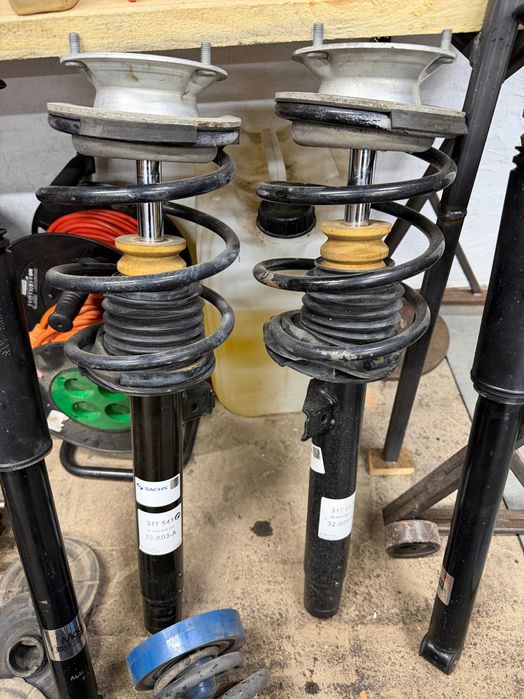 Передні стійки E46