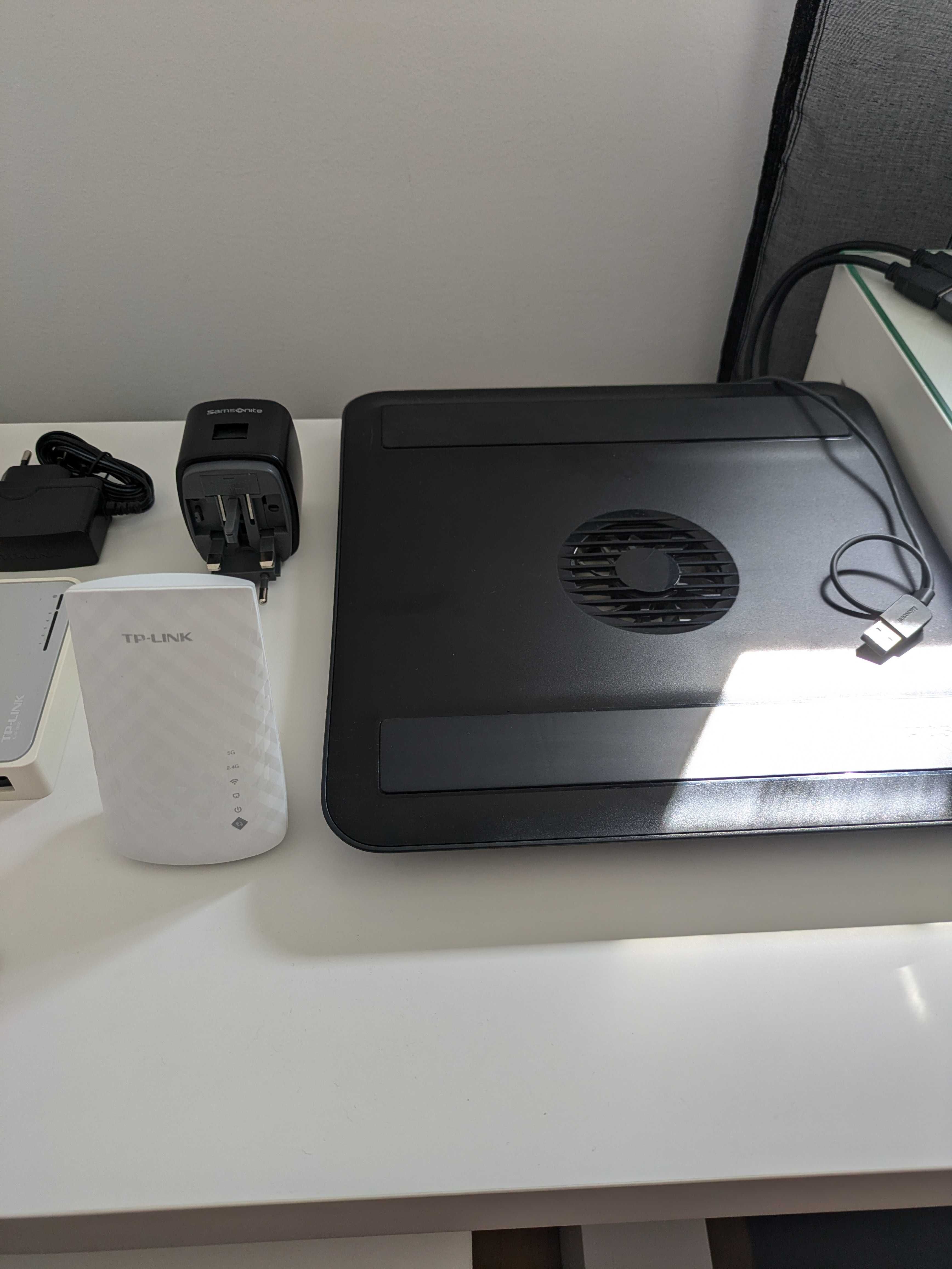 Pack material informático - Repetidor WiFi, camera WiFi, switch, etc.