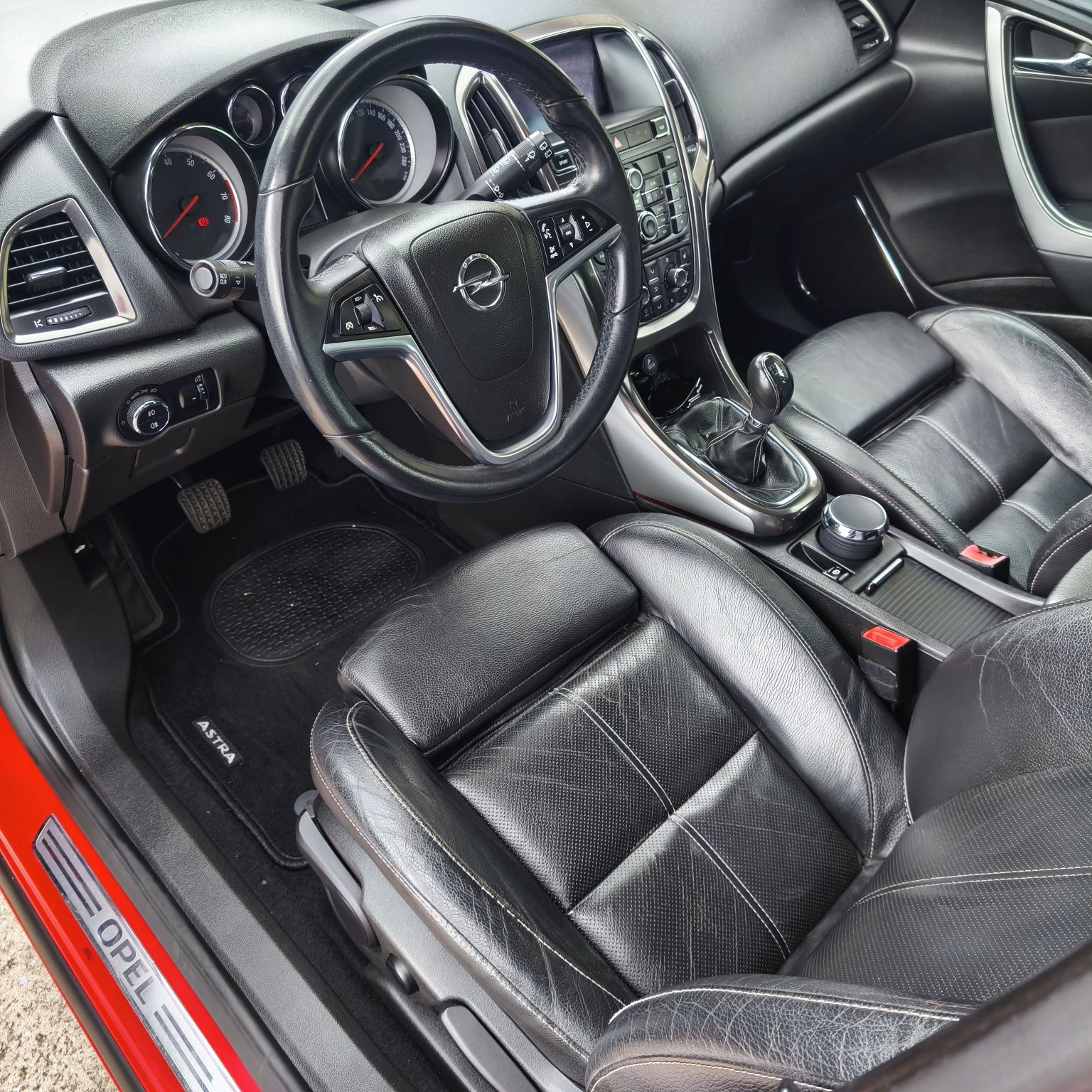 Opel Astra 1.6 180CV-Versão Cosmo