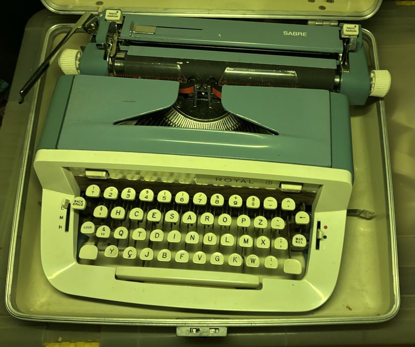 Maquina de Escrever Royal Sabre (Vintage)