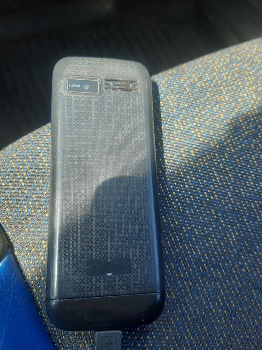 Мобильный телефон Nomi,с камерой и под флэшку,норм сост.без торга