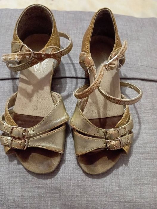 Детские босоножки для бальных танцев