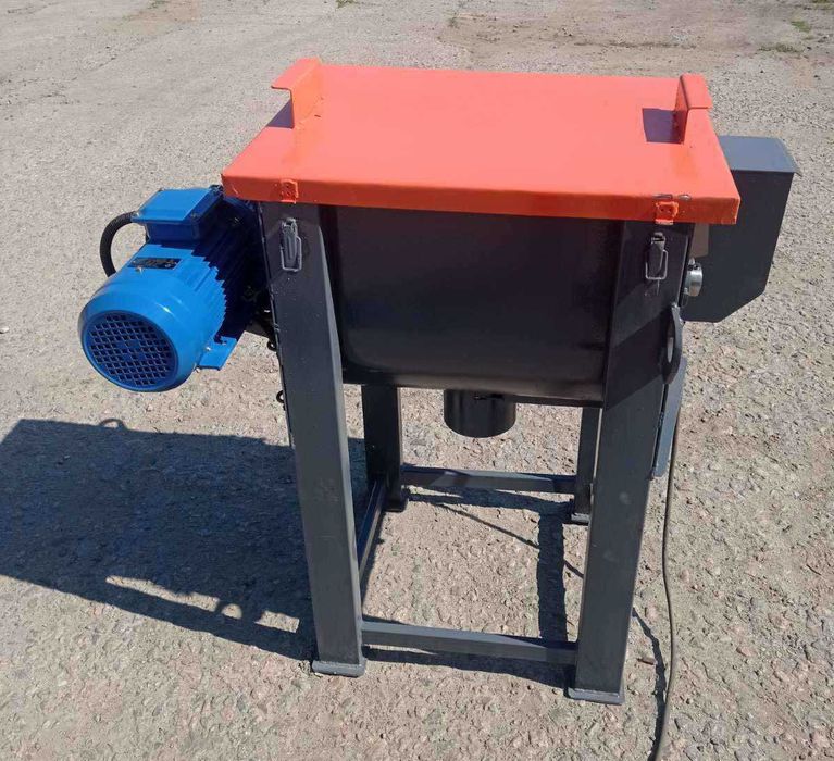 Кормозмішувач, шнековий змішувач, шнековый смеситель, кормосмеситель