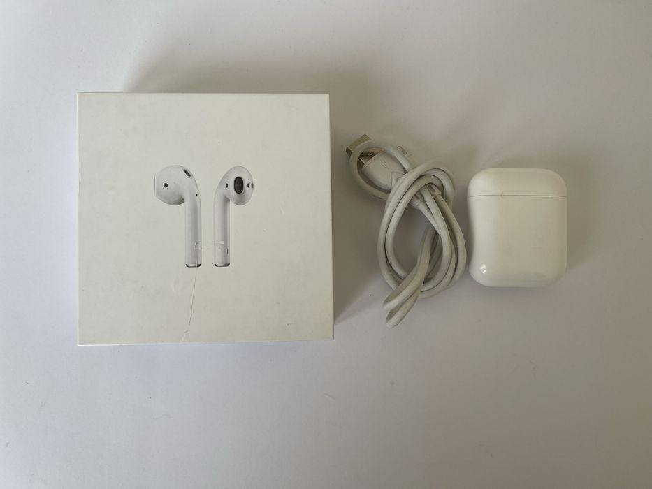 Бездротові навушники Apple AirPods A1722 оригінал в ідеальному стані