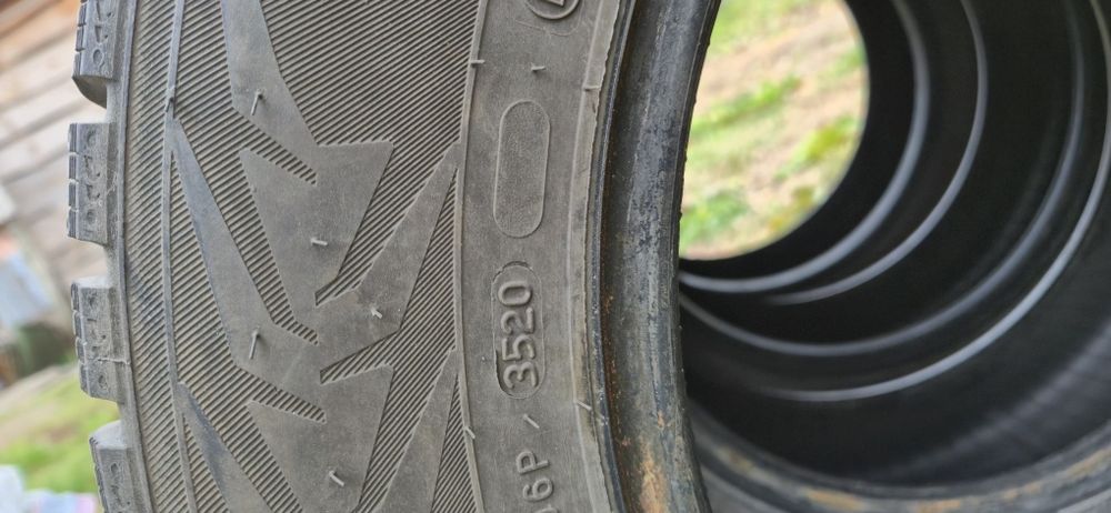 Зимові шини Nokian 15