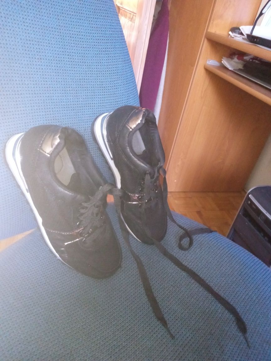 czarne buty damskie dziewczęce