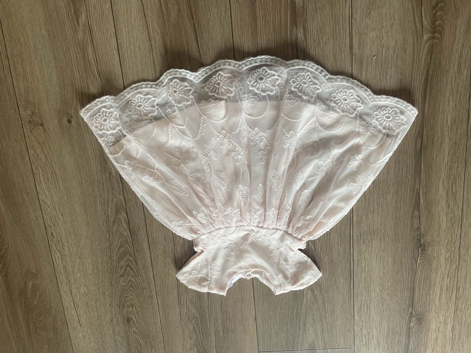 Elegancka Sukienka chrzciny 74 ecru jasny roz koronka