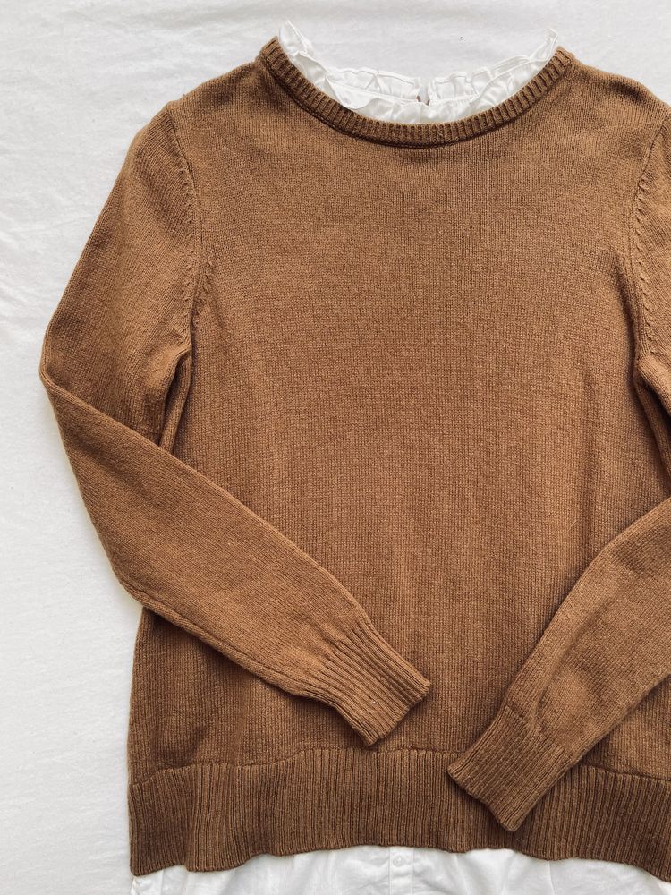 Elegancki brązowy sweter z falbanką wełna bawełna koszulą S