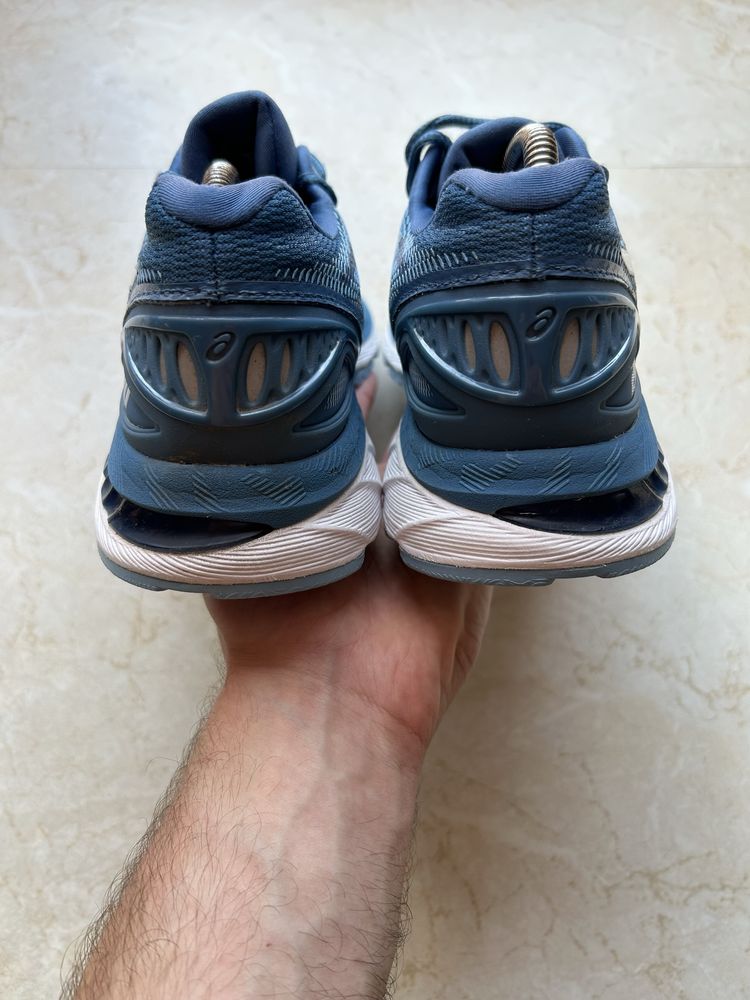 Damskie buty do biegania Asics Gel-Nimbus 20 rozmiar 39