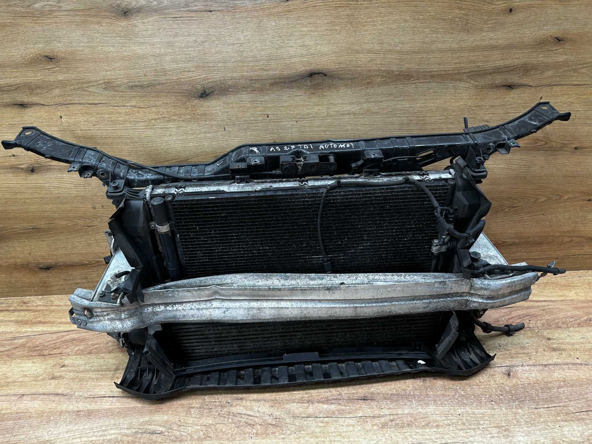 Pas przedni Audi A5 Automat