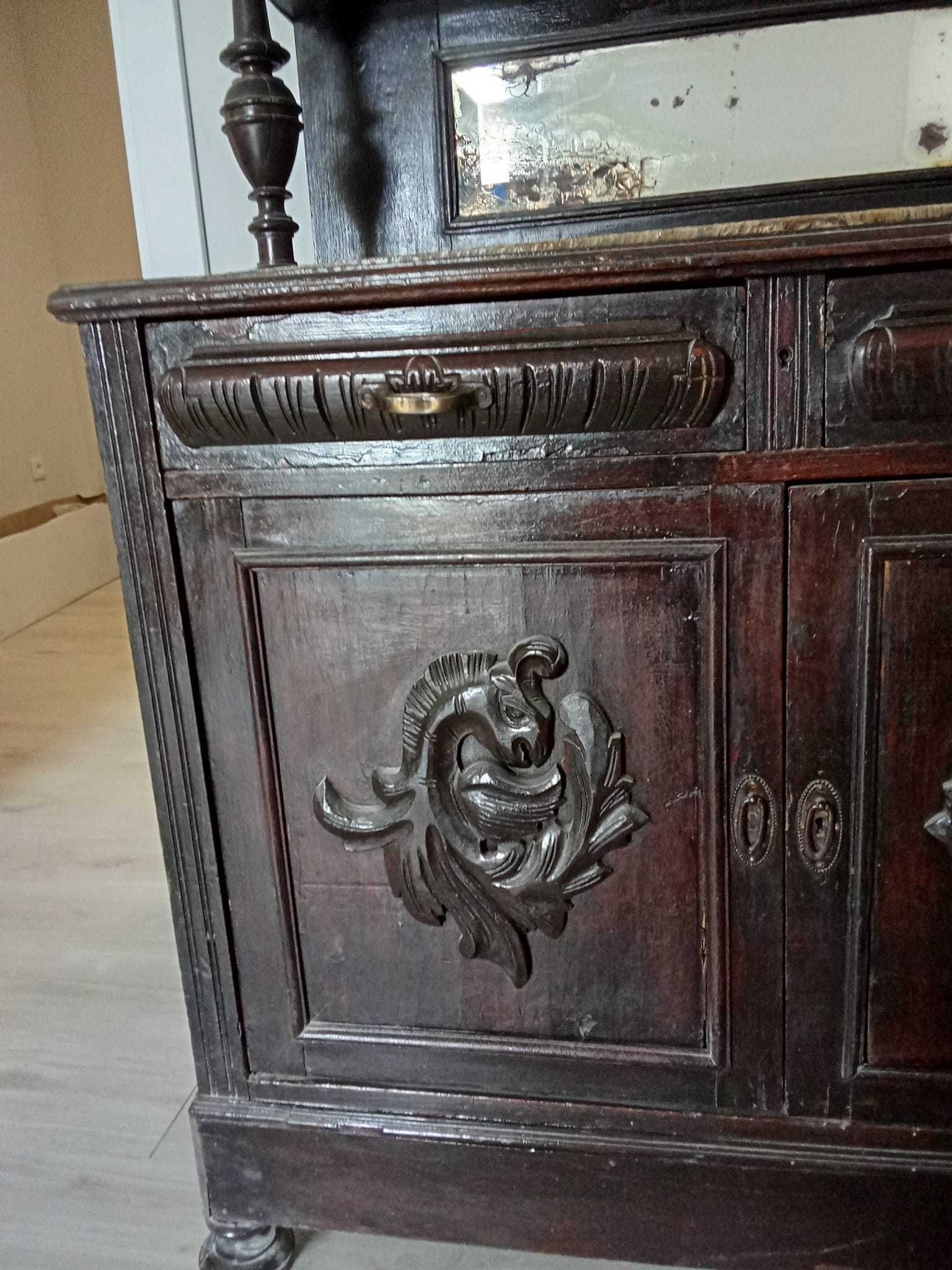 Móvel sala antigo para restauro