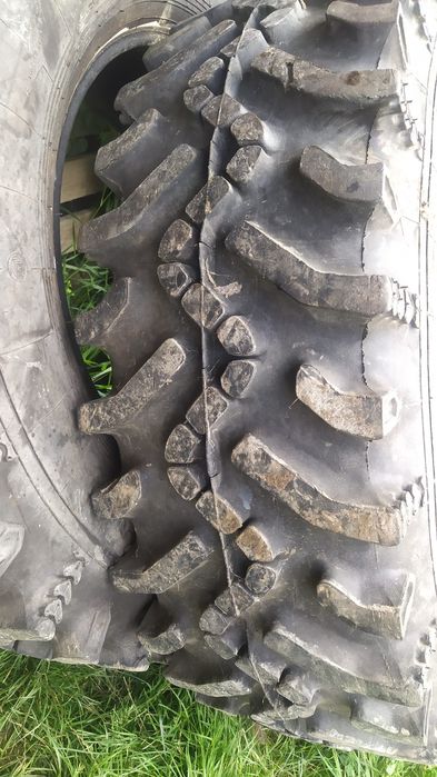 Opony do ciągnika C-360, rozm. 420/70R28