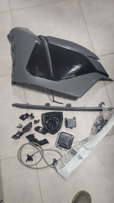 Peugeot 408 P54 RADAR DISTRONIC Emblemat Znaczek