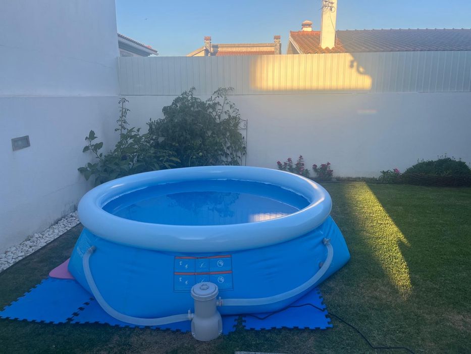 Piscina insuflável com kit completo