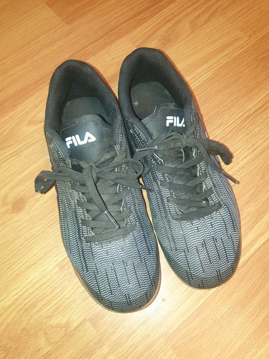 Кросівки Nike, футзалки FILA