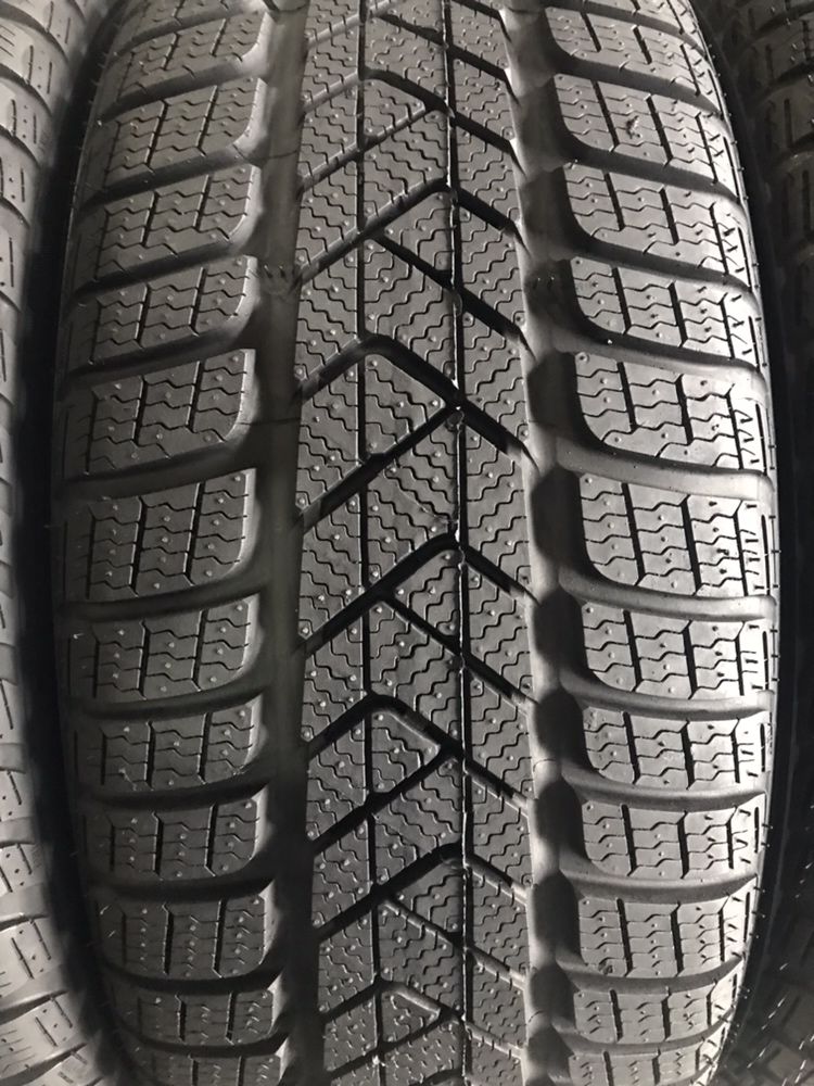 255/35/19+225/40/19 R19 Pirelli SottoZero 3 RSC 4шт новые зима