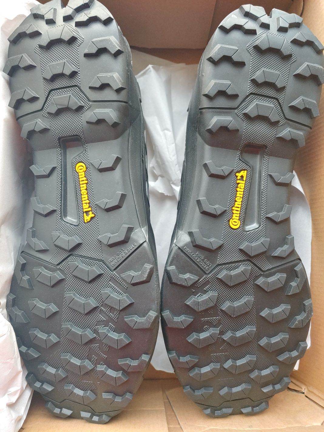 Ботинки кроссовки непромокаемые Adidas Gore-Tex AX4